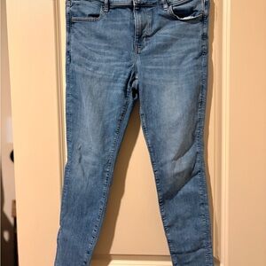 American Eagle Outfitters Light Blue Skinny Jeans